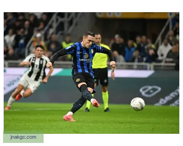 卡利亚里主场迎战国际米兰 蓝黑军团全力争夺联赛关键胜利